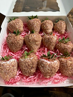 Chocolate-Dipped Strawberries (IN-STORE PICKUP ONLY )